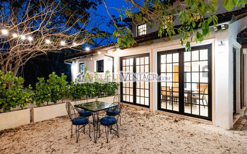 Hacienda Pinilla Tamarindo Guanacaste! Casa de 454 m2 con 1.630 m2 lote