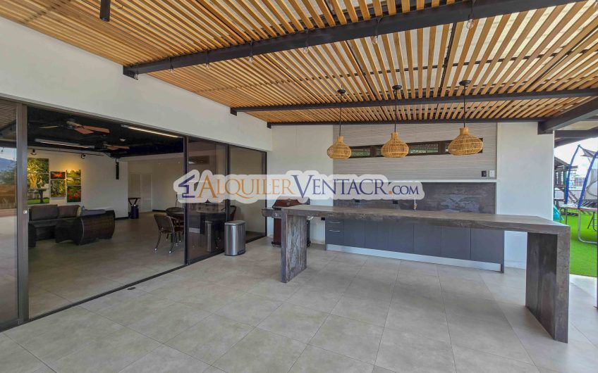 Oficina en Torres del Parque en Sabana Norte