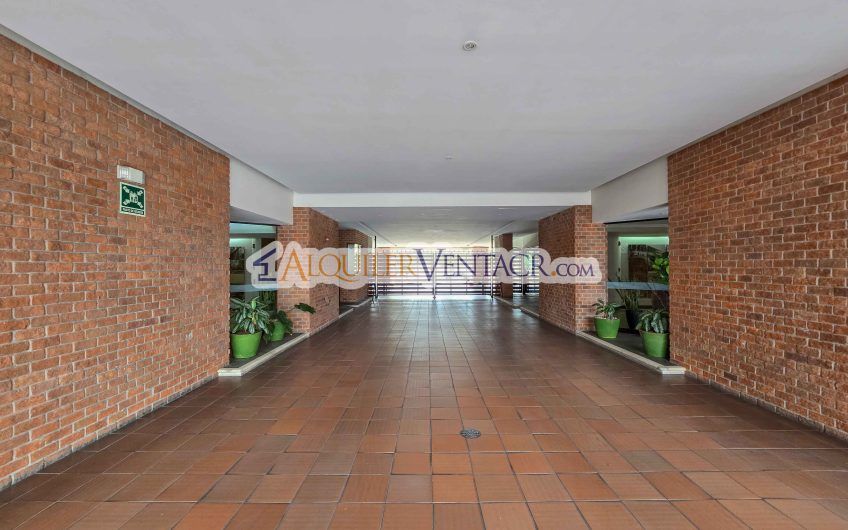 Oficina en Torres del Parque en Sabana Norte