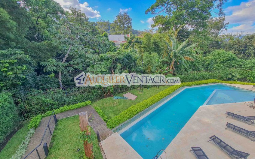 Lujoso condo de 3 habit. con vista en Escazú