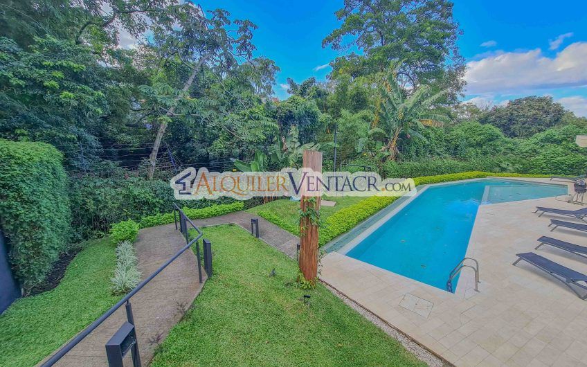 Lujoso condo de 3 habit. con vista en Escazú