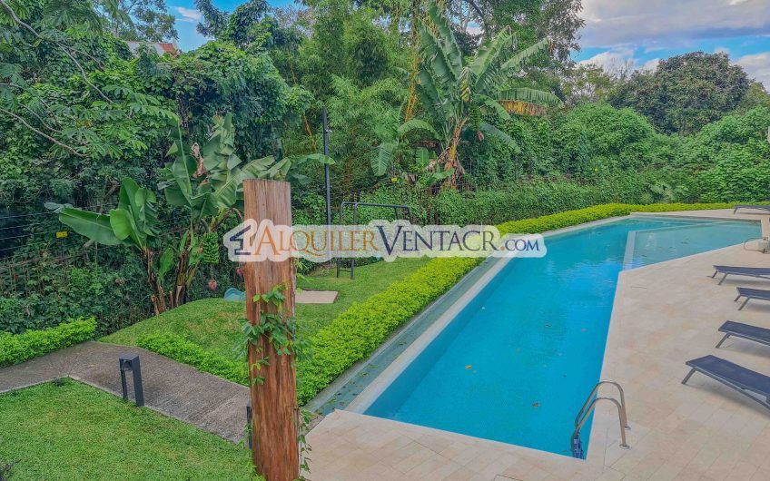 Lujoso condo de 3 habit. con vista en Escazú