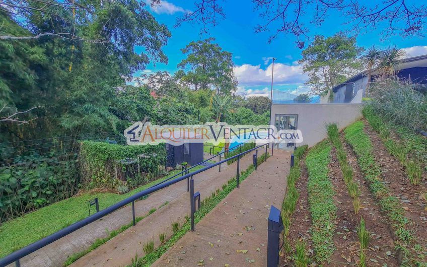 Lujoso condo de 3 habit. con vista en Escazú