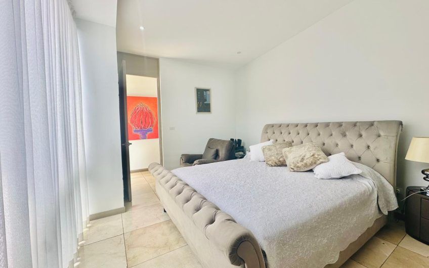 Lujoso condo de 3 habit. con vista en Escazú