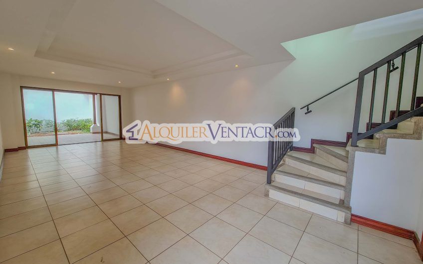 Para inversión! Condo de 4 habit. en Trejos Montealegre x Avenida Escazú