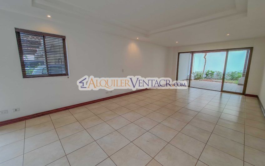 Para inversión! Condo de 4 habit. en Trejos Montealegre x Avenida Escazú