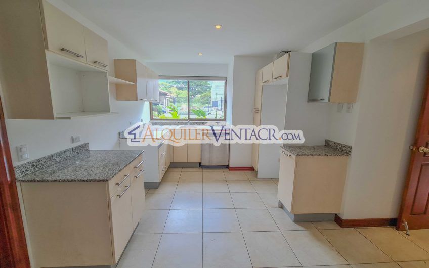 Para inversión! Condo de 4 habit. en Trejos Montealegre x Avenida Escazú