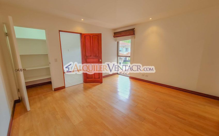 Para inversión! Condo de 4 habit. en Trejos Montealegre x Avenida Escazú