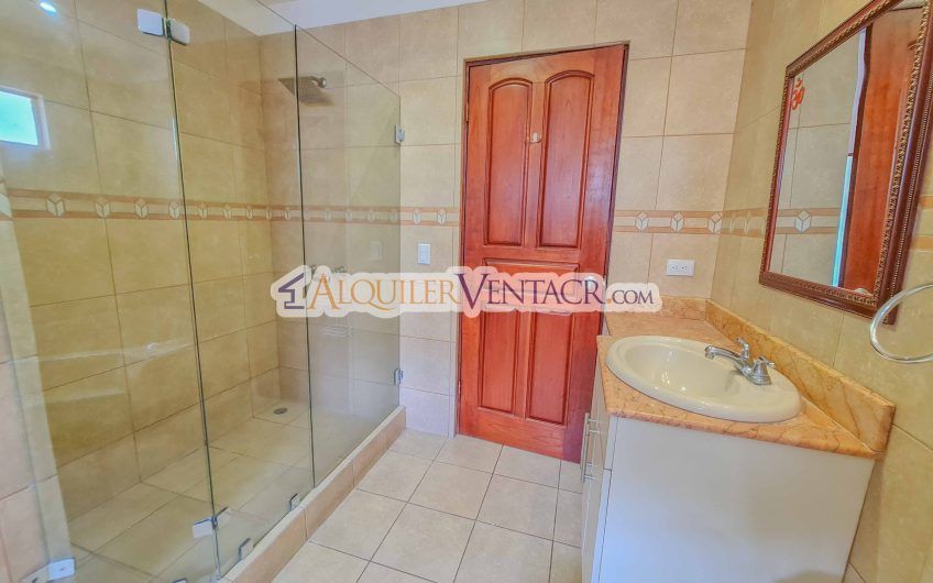 Para inversión! Condo de 4 habit. en Trejos Montealegre x Avenida Escazú