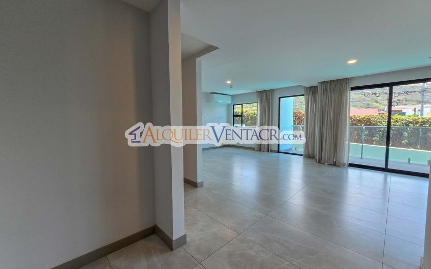 Para estrenar! Lujoso apartamento con vista en Escazú Centro