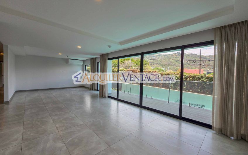 Para estrenar! Lujoso apartamento con vista en Escazú Centro