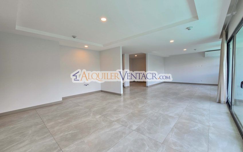 Para estrenar! Lujoso apartamento con vista en Escazú Centro