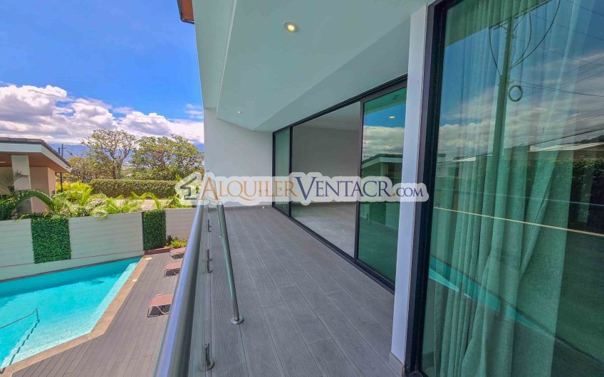 Para estrenar! Lujoso apartamento con vista en Escazú Centro