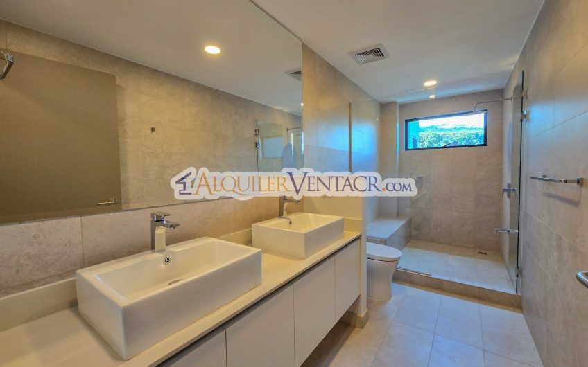 Para estrenar! Lujoso apartamento con vista en Escazú Centro