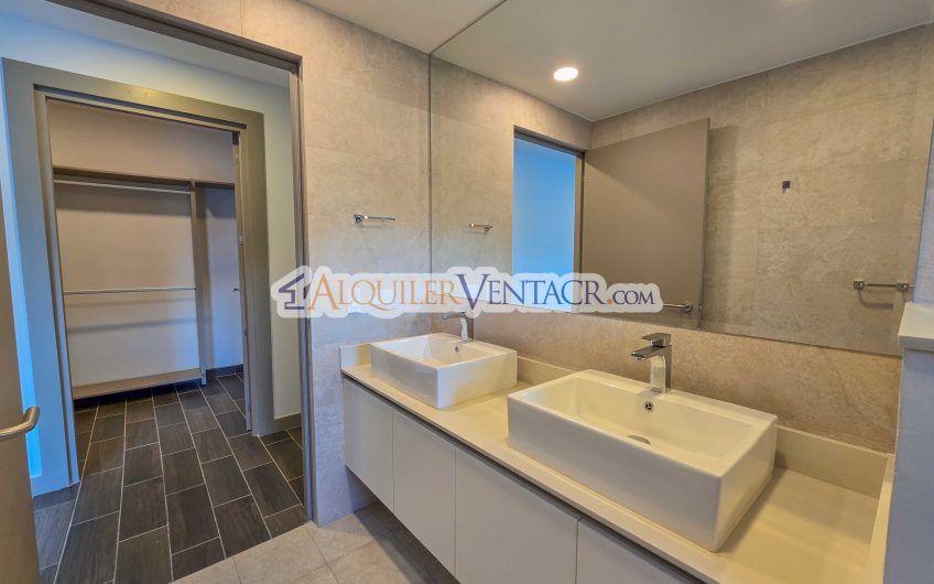 Para estrenar! Lujoso apartamento con vista en Escazú Centro