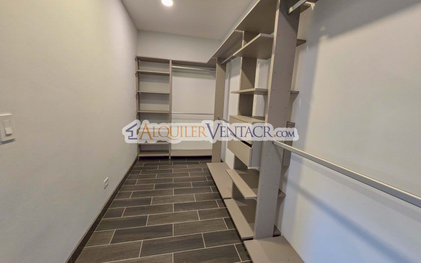 Para estrenar! Lujoso apartamento con vista en Escazú Centro