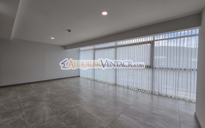 Lujoso apartamento de 3 habit.+ de servicio en Escazú Centro