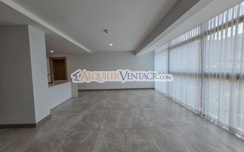 Lujoso apartamento de 3 habit.+ de servicio en Escazú Centro