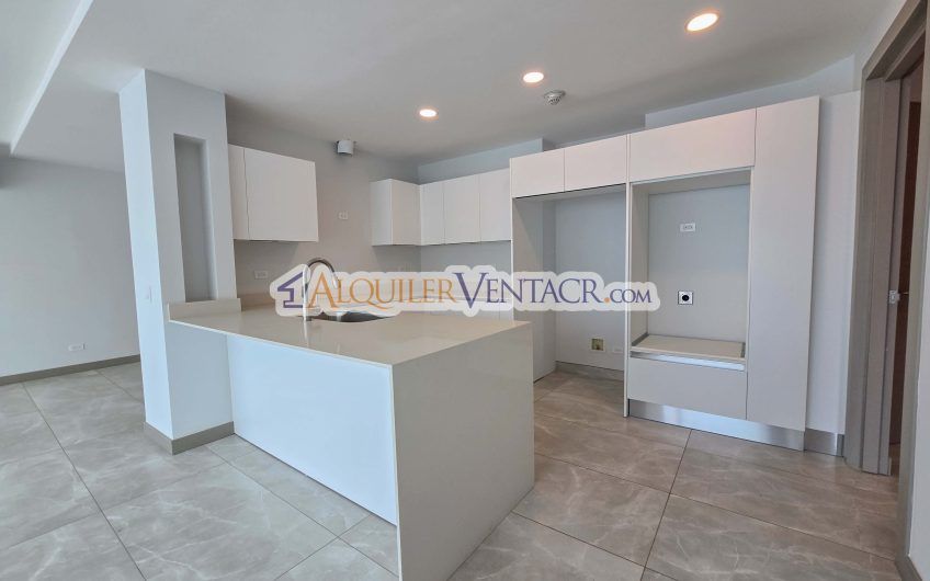 Lujoso apartamento de 3 habit.+ de servicio en Escazú Centro