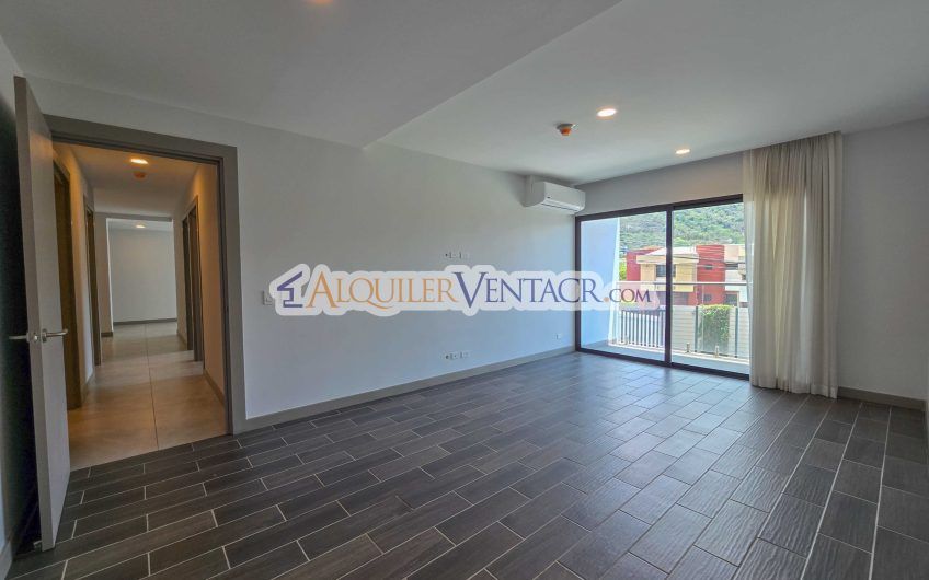 Lujoso apartamento de 3 habit.+ de servicio en Escazú Centro