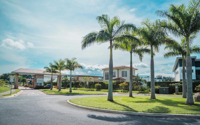 Lote plano de 325 m2 en Hacienda Los Reyes La Guácima Alajuela