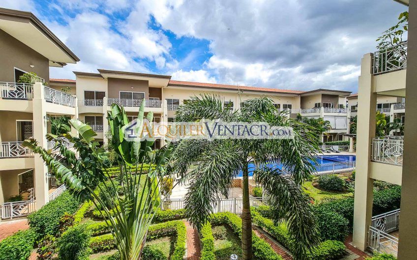 Apartamento en 1er nivel con terraza en San Rafael Escazú x Country Club