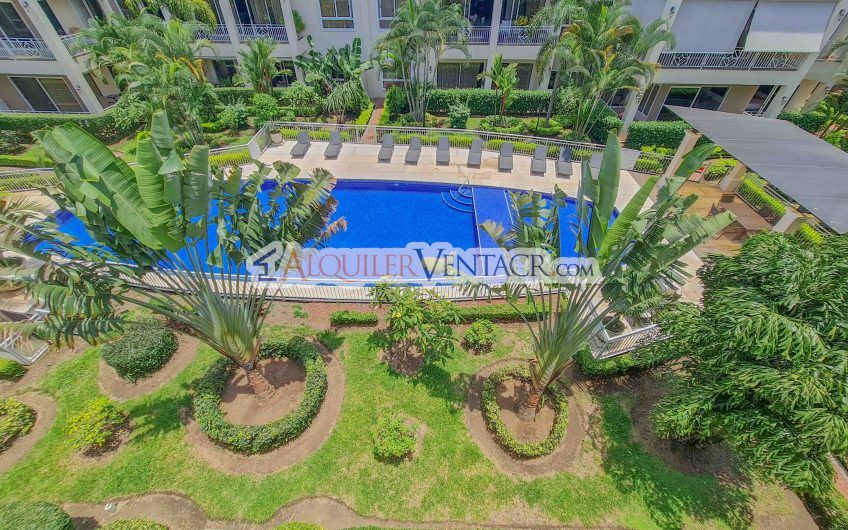 Apartamento en 1er nivel con terraza en San Rafael Escazú x Country Club