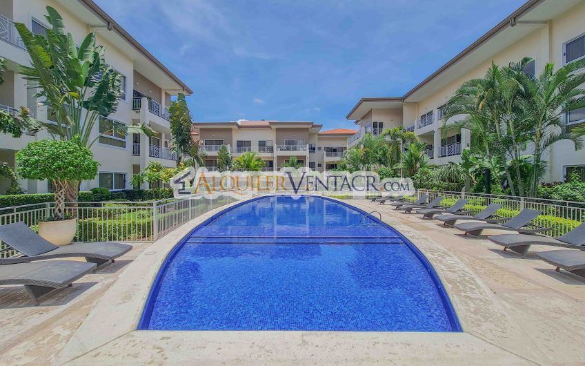 Apartamento en 1er nivel con terraza en San Rafael Escazú x Country Club