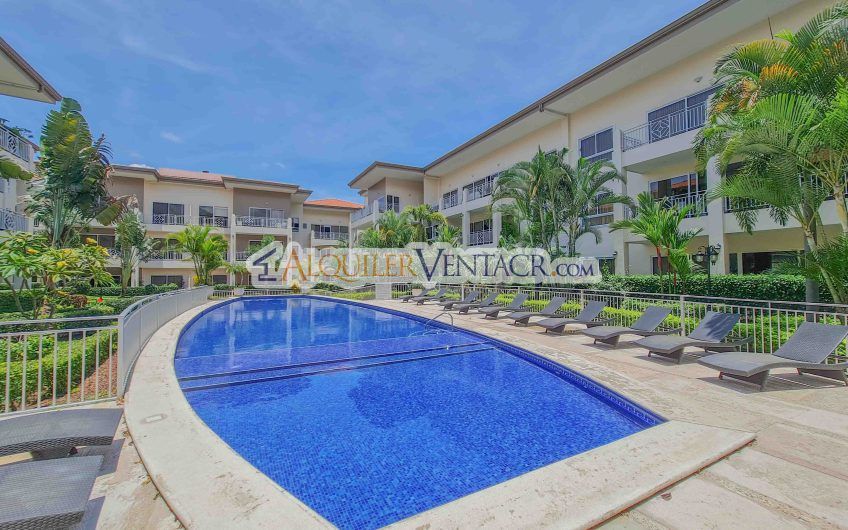 Apartamento en 1er nivel con terraza en San Rafael Escazú x Country Club