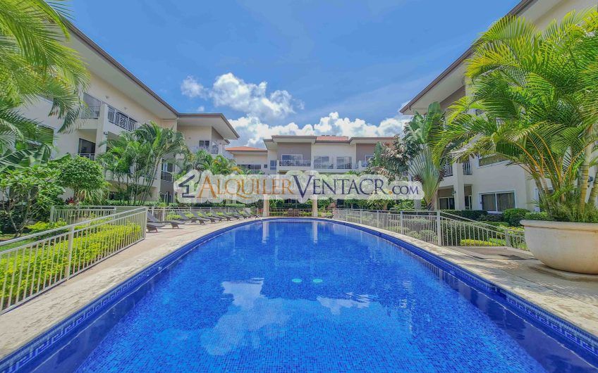 Apartamento en 1er nivel con terraza en San Rafael Escazú x Country Club