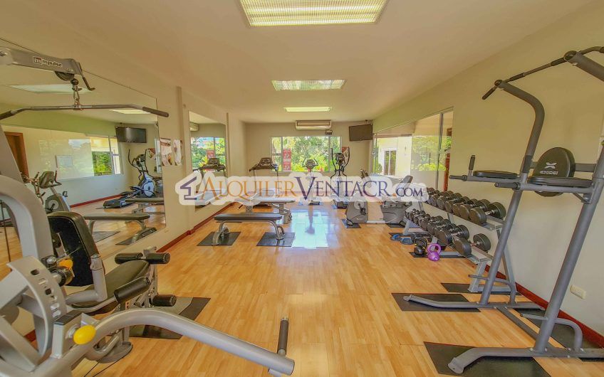 Apartamento en 1er nivel con terraza en San Rafael Escazú x Country Club