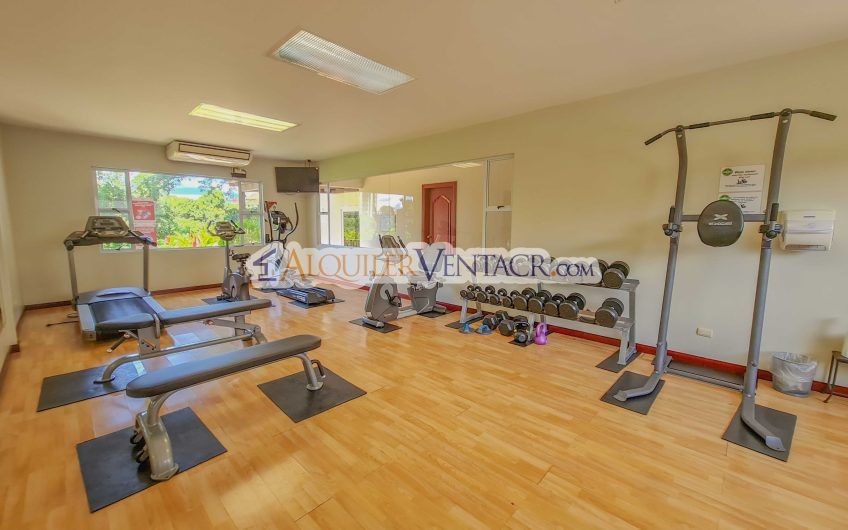 Apartamento en 1er nivel con terraza en San Rafael Escazú x Country Club