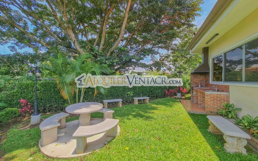 Apartamento en 1er nivel con terraza en San Rafael Escazú x Country Club