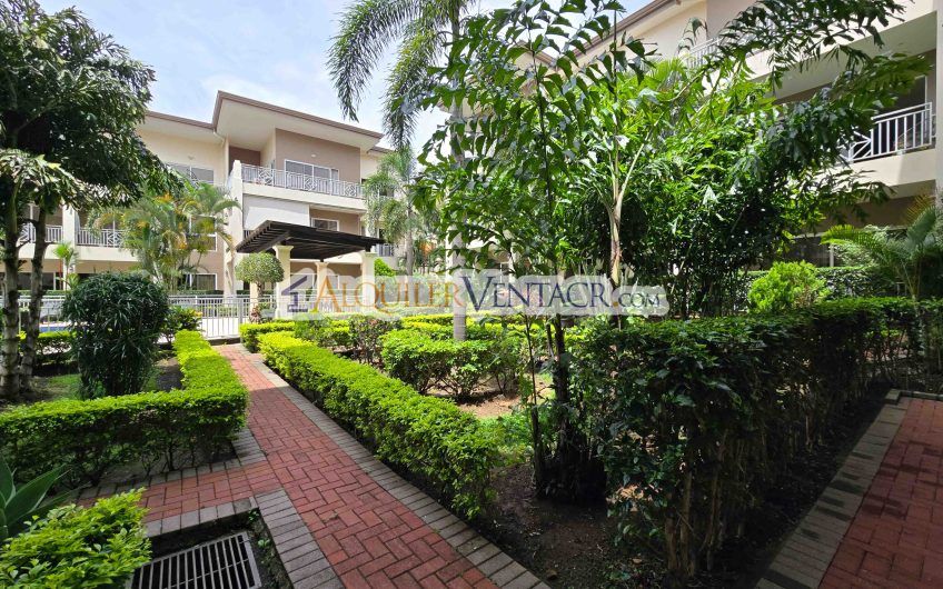 Apartamento en 1er nivel con terraza en San Rafael Escazú x Country Club