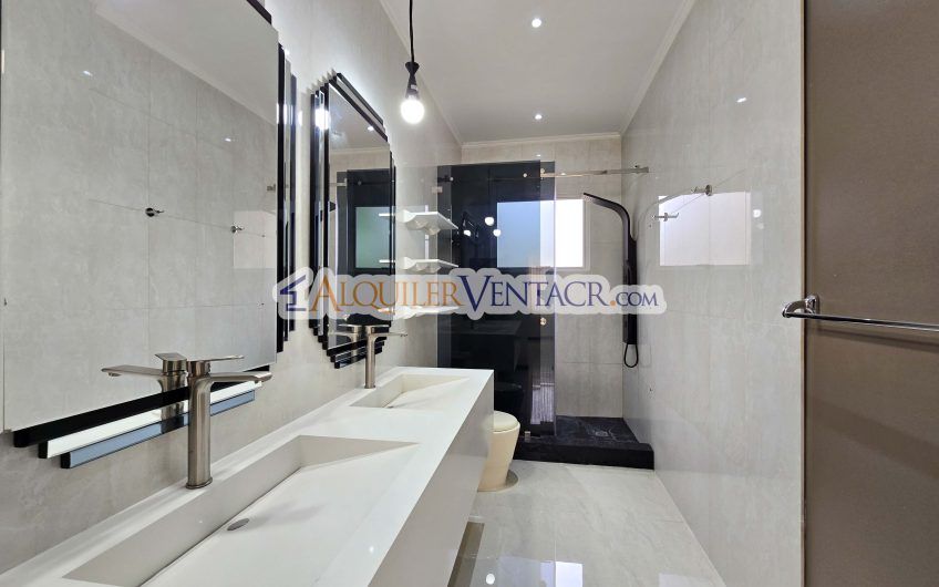 Apartamento en 1er nivel con terraza en San Rafael Escazú x Country Club