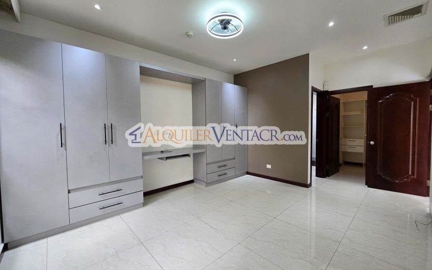 Apartamento en 1er nivel con terraza en San Rafael Escazú x Country Club