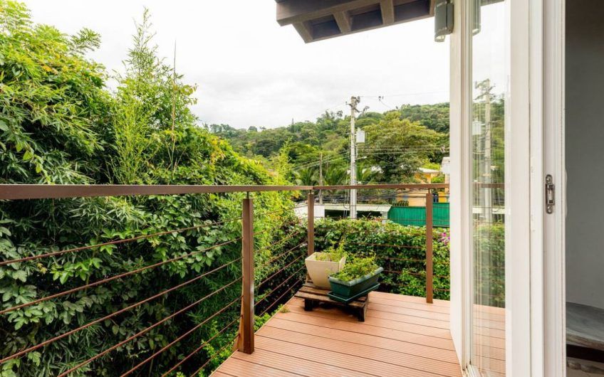 Apartamento con vista en San Nicolás de Barí Río Oro Santa Ana