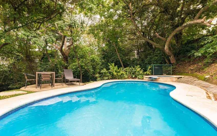 Apartamento con vista en San Nicolás de Barí Río Oro Santa Ana