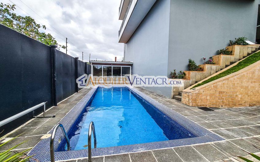 Penthouse de 170 m2 con vista y línea blanca en San Rafael Escazú