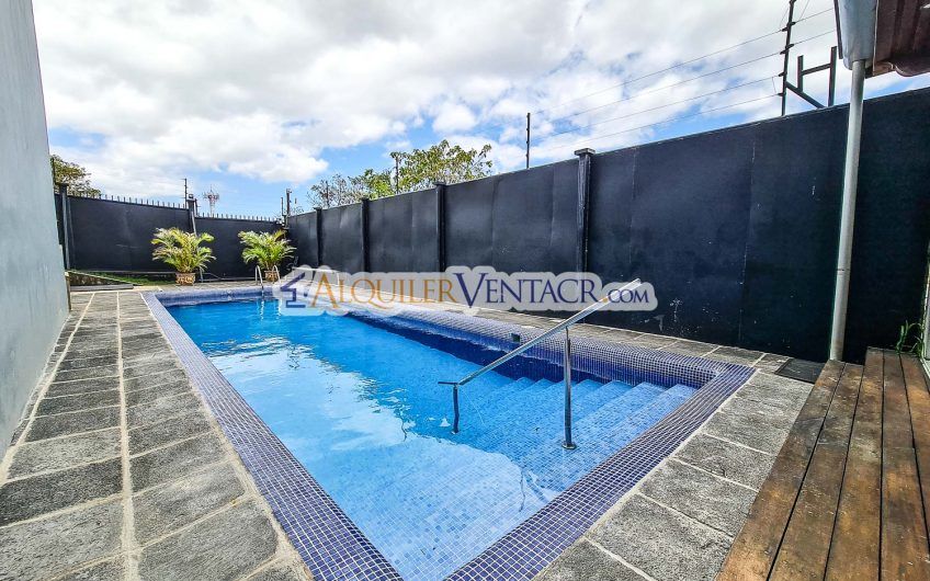 Penthouse de 150 m2 con vista y línea blanca en San Rafael Escazú