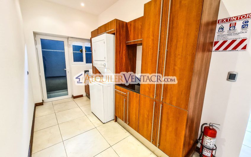 Penthouse de 170 m2 con vista y línea blanca en San Rafael Escazú