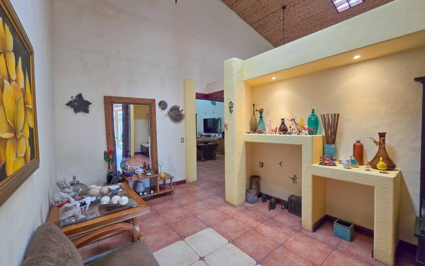 Condominio Cerro Real Escazú! Casa de Un Nivel de 500 m2 con 1.151 m2 de lote