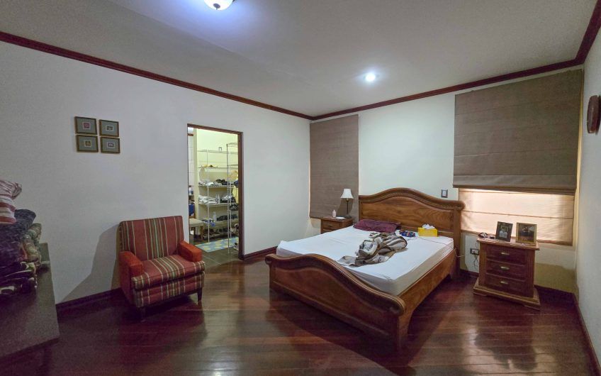 Condominio Cerro Real Escazú! Casa de Un Nivel de 500 m2 con 1.151 m2 de lote