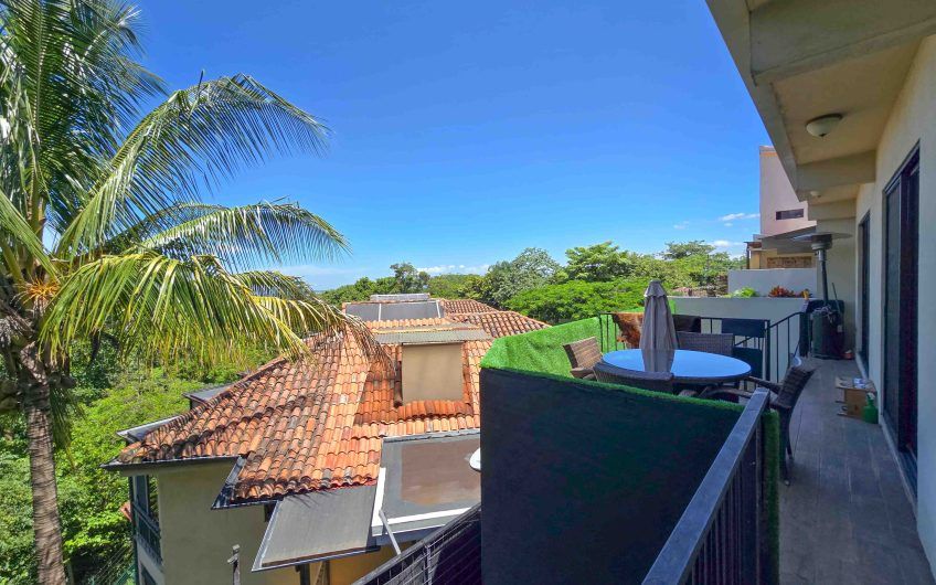 Condo de Un Nivel con vista de 3 habit. en Guachipelín Escazú