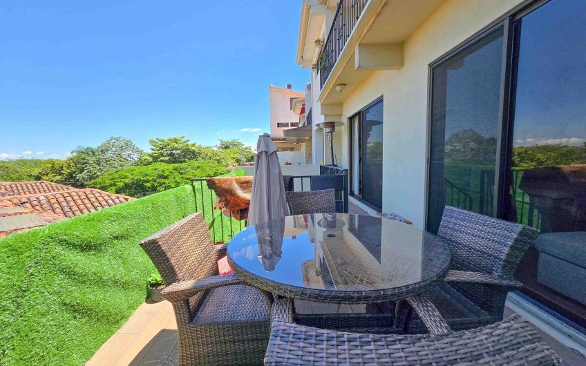 Condo de Un Nivel con vista de 3 habit. en Guachipelín Escazú