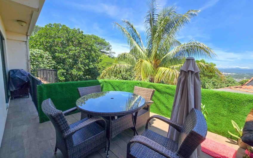 Condo de Un Nivel con vista de 3 habit. en Guachipelín Escazú