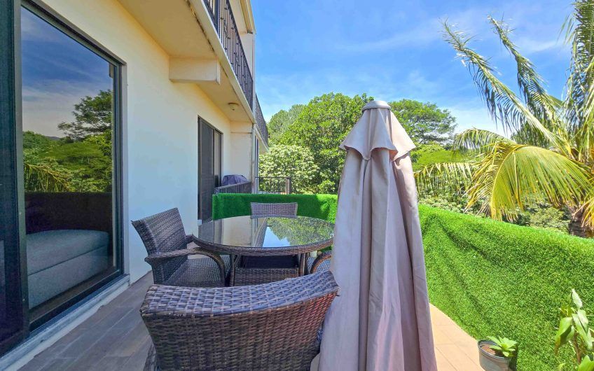 Condo de Un Nivel con vista de 3 habit. en Guachipelín Escazú