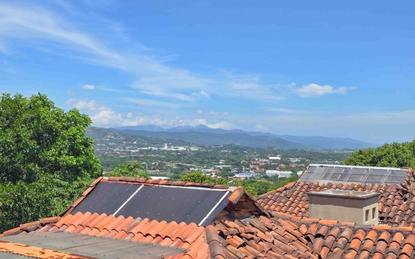 Condo de Un Nivel con vista de 3 habit. en Guachipelín Escazú