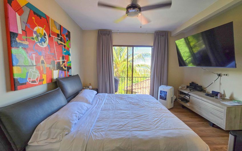 Condo de Un Nivel con vista de 3 habit. en Guachipelín Escazú