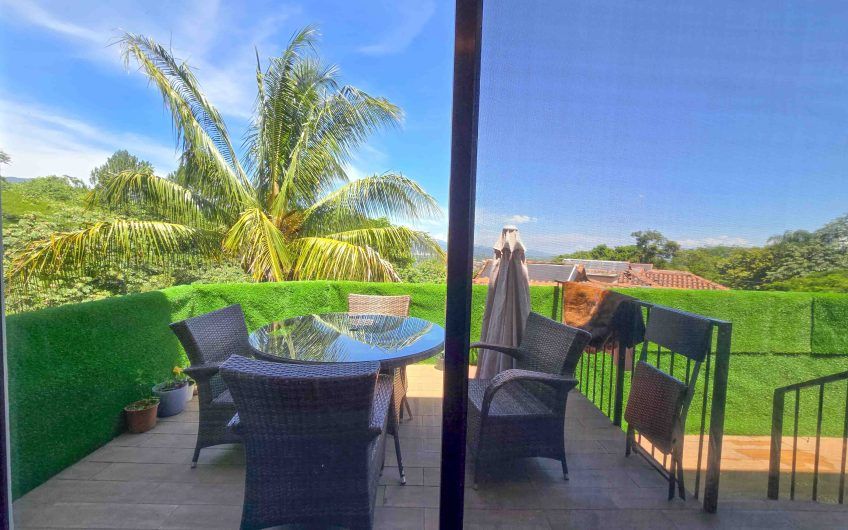 Condo de Un Nivel con vista de 3 habit. en Guachipelín Escazú